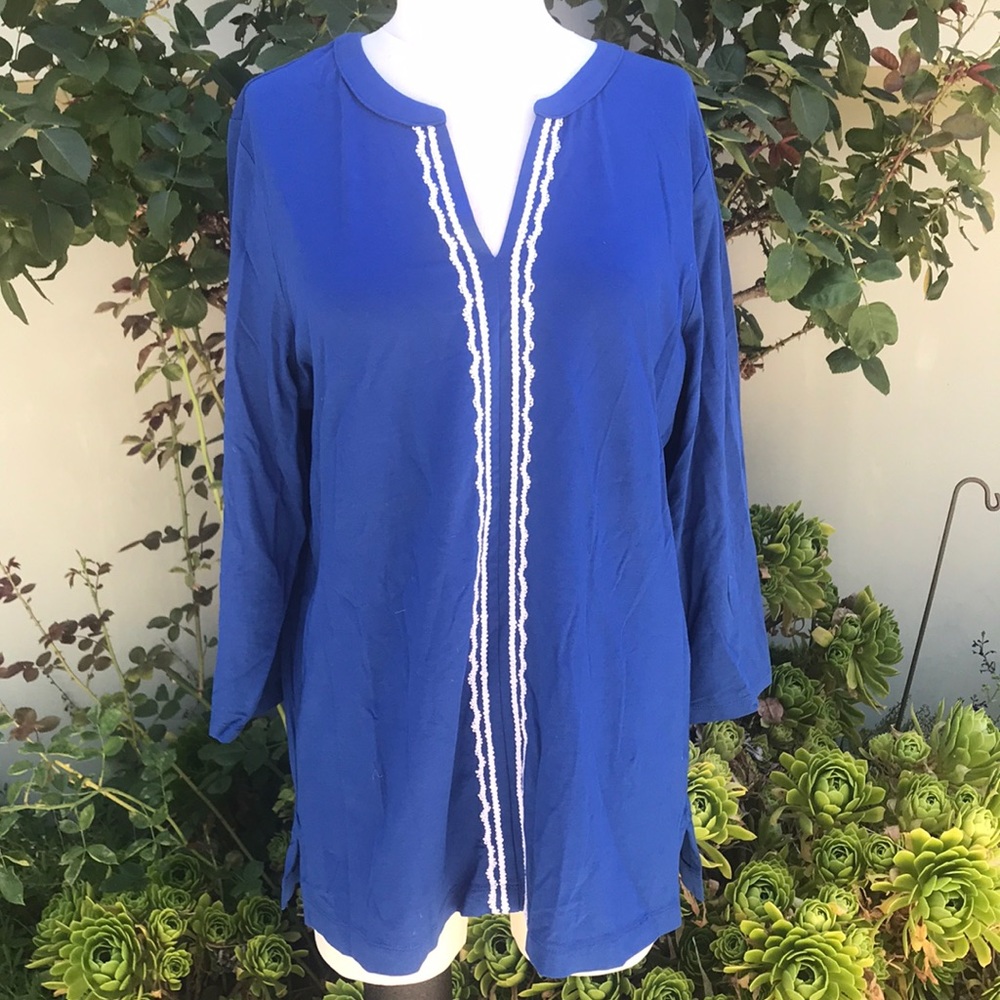 NWOT Lands End tunic with white detailing
